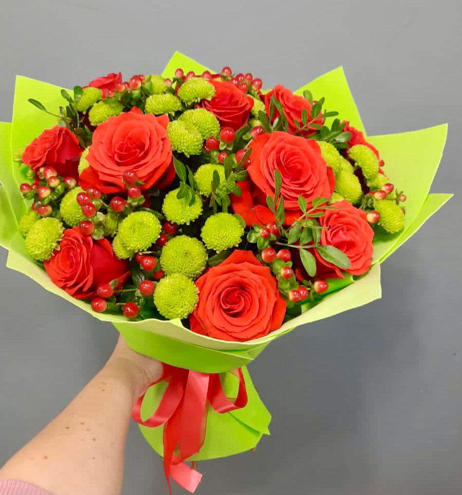 Букет цветов из: Хризантемы и Розы в Среднем Ставропольского края