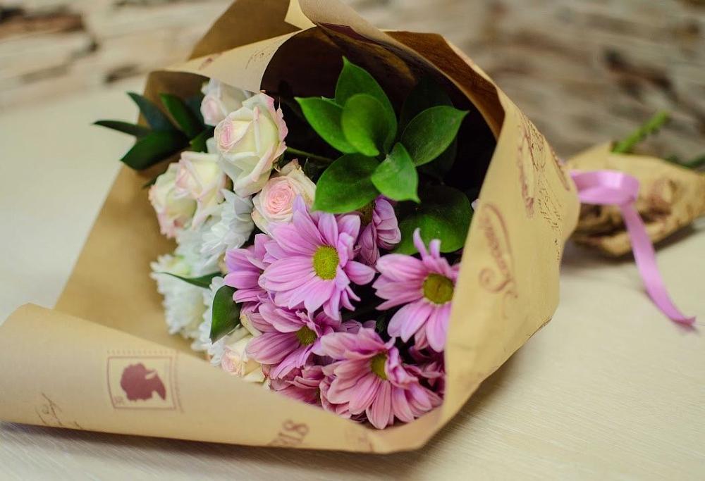 Букет цветов из: Розы и Хризантемы в Среднем Ставропольского края