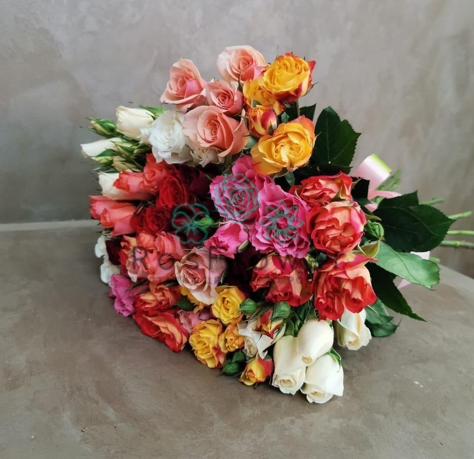 Букет цветов из: Розы в Среднем Ставропольского края