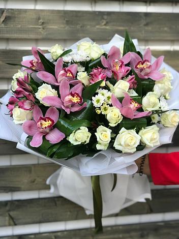 Букет цветов из: Розы и Хризантемы в Среднем Ставропольского края