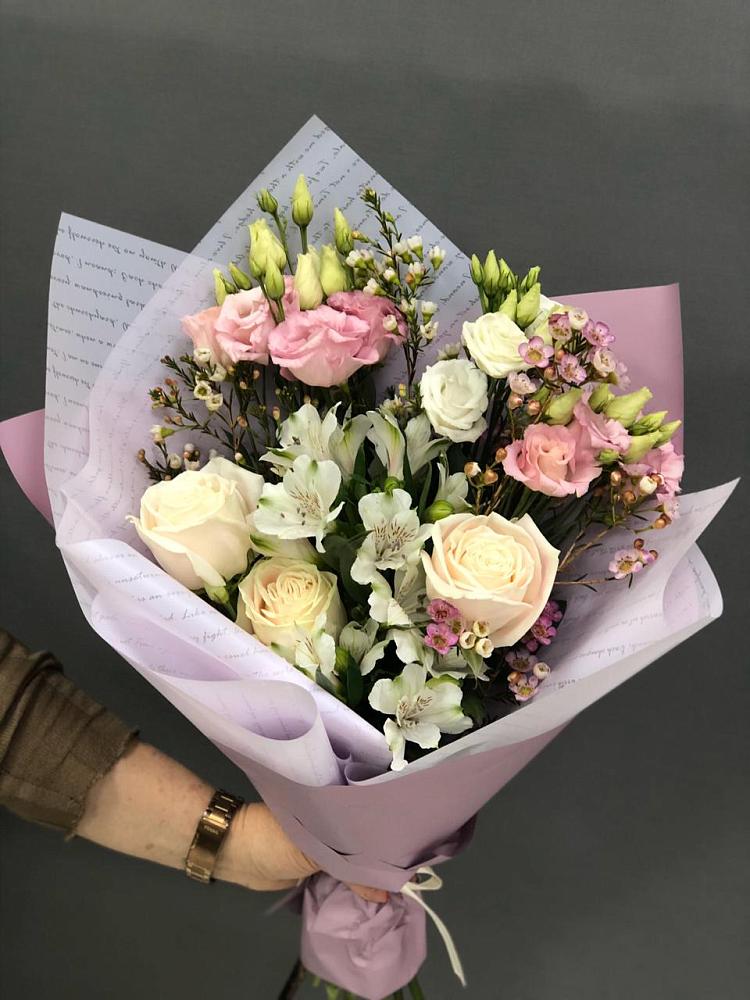 Букет цветов из: Альстромерии, Розы и Лизиантусы в Среднем Ставропольского края