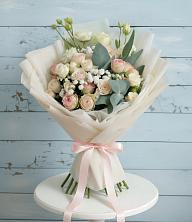 Букет цветов из:  Розы и Лизиантусы в Среднем Ставропольского края