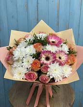 Букет цветов из:  Розы, Герберы и Хризантемы в Среднем Ставропольского края