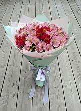Букет цветов из:  Альстромерии в Среднем Ставропольского края