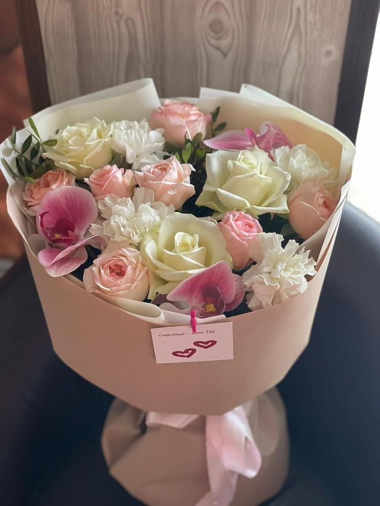 Букет цветов из: Орхидеи, Розы и Гвоздики в Среднем Ставропольского края