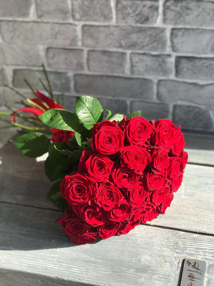 Букет Красные розы Фридом в Среднем Ставропольского края