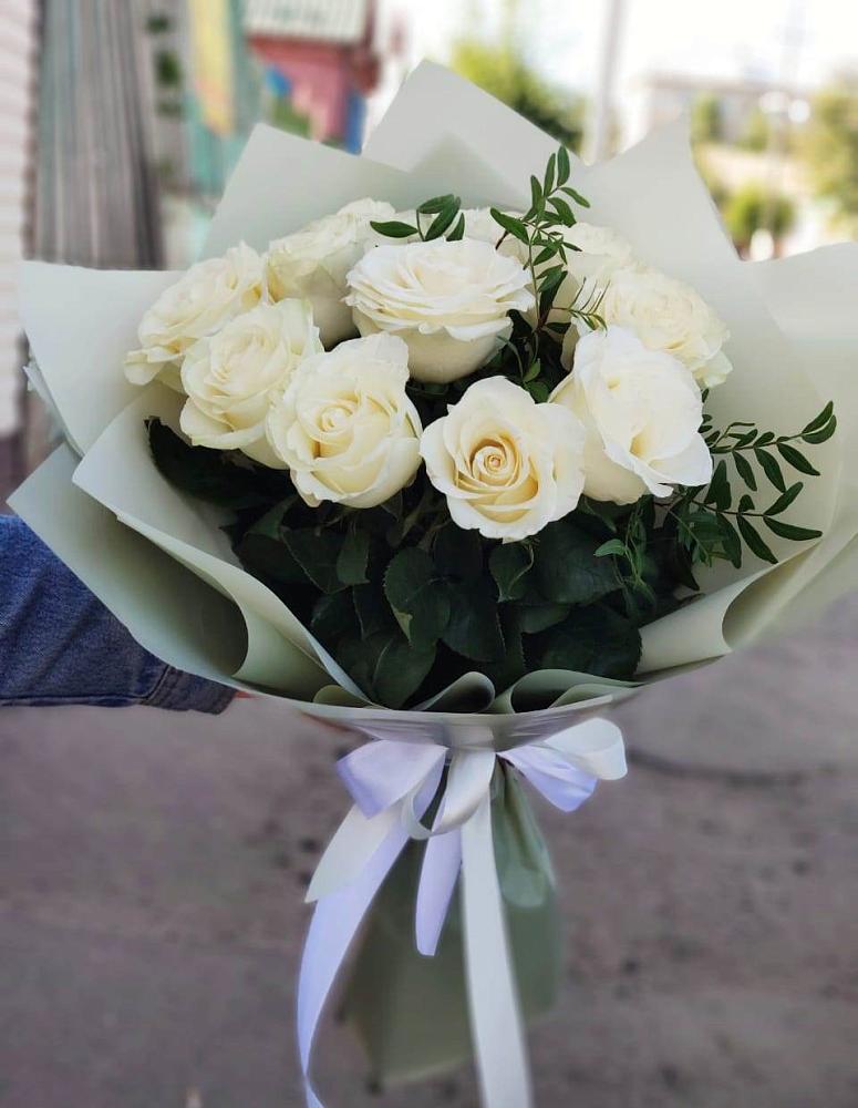 Букет Белые розы Проуд в Среднем Ставропольского края