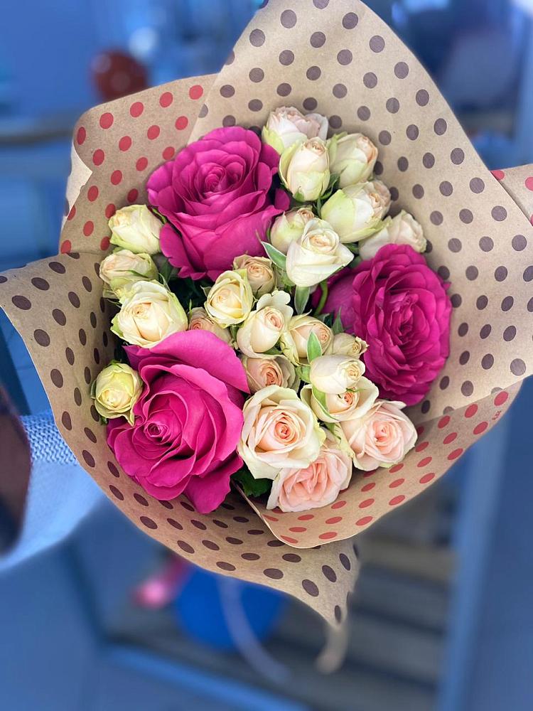 Букет цветов из: Розы в Среднем Ставропольского края