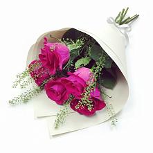 Букет цветов из:  Розы в Среднем Ставропольского края