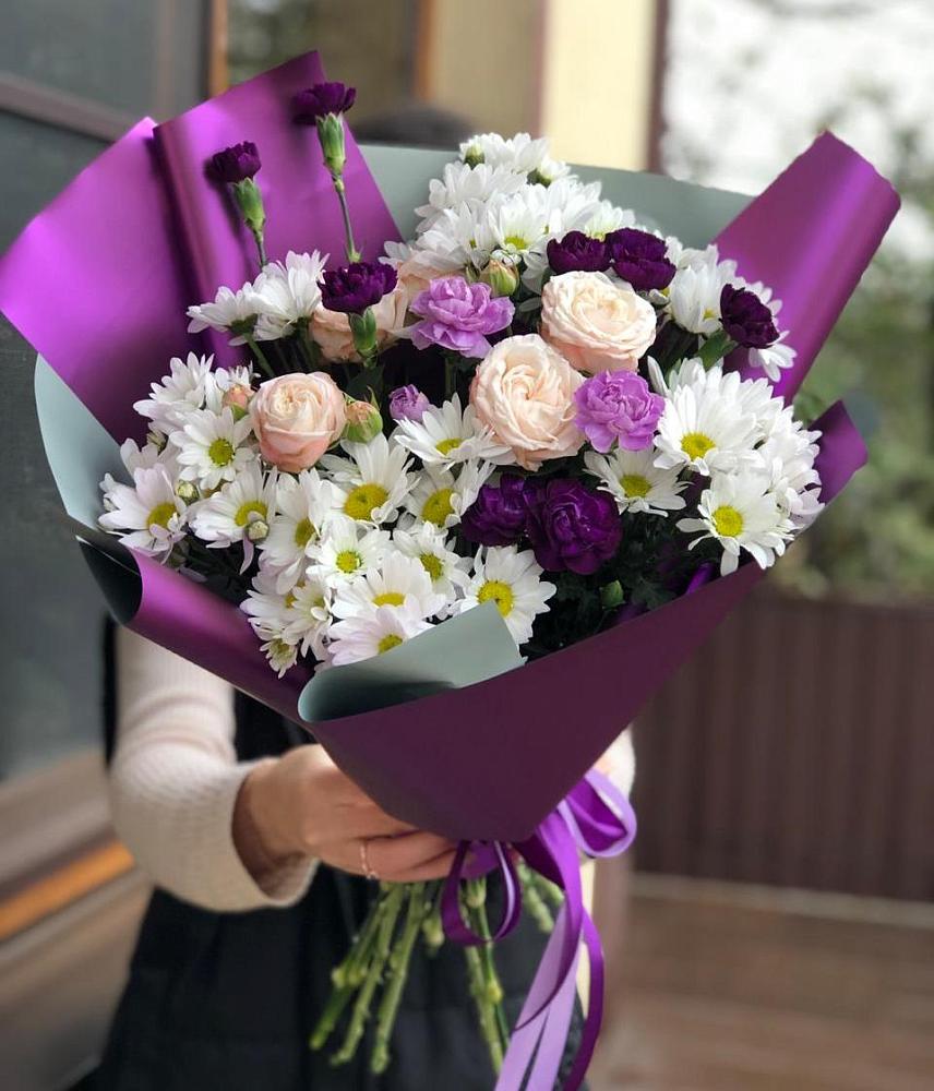 Букет цветов из: Хризантемы, Гвоздики и Розы в Среднем Ставропольского края