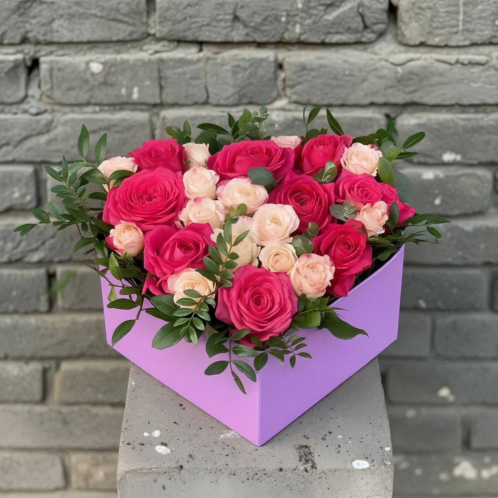 Цветочная композиция из Розы в коробке в Среднем Ставропольского края