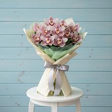 Букет цветов из:  Орхидеи и Розы #REPLACE_PRED# Среднем Ставропольского края