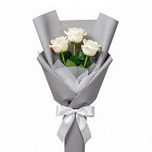 Букет 3 белые розы в Среднем Ставропольского края