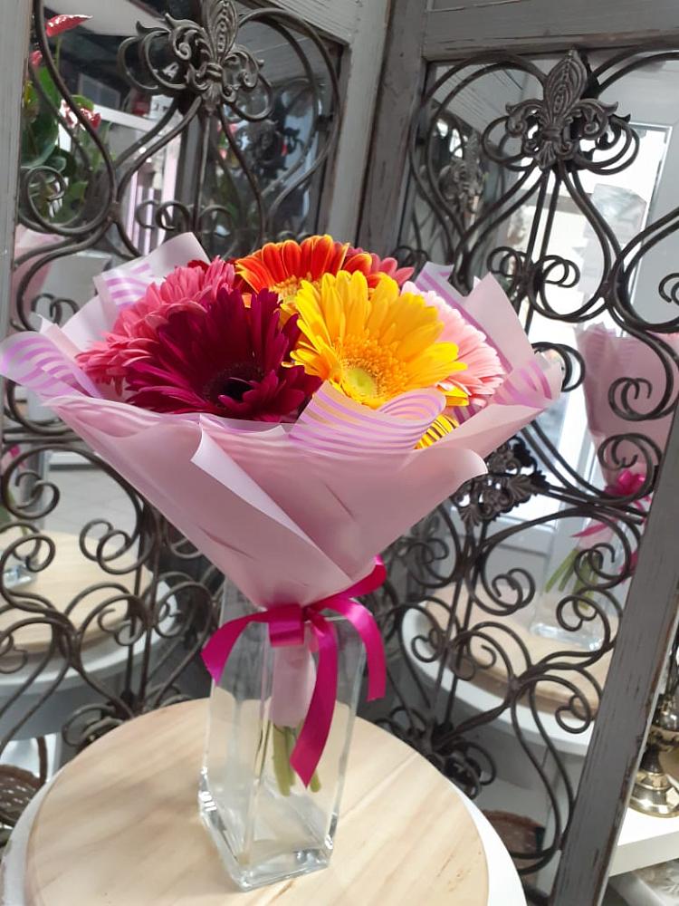 Букет цветов из: Герберы в Среднем Ставропольского края