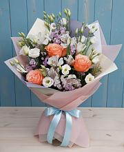 Букет цветов из:  Лизиантусы, Розы, Альстромерии и Гипсофила в Среднем Ставропольского края