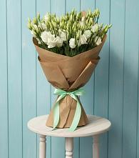 Букет цветов из:  Лизиантусы в Среднем Ставропольского края