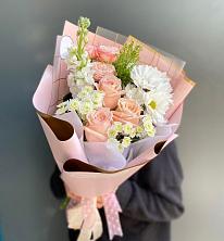 Букет цветов из:  Хризантемы и Розы в Среднем Ставропольского края