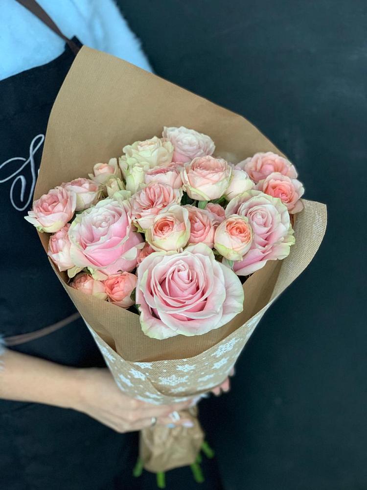 Букет цветов из: Хризантемы и Розы в Среднем Ставропольского края