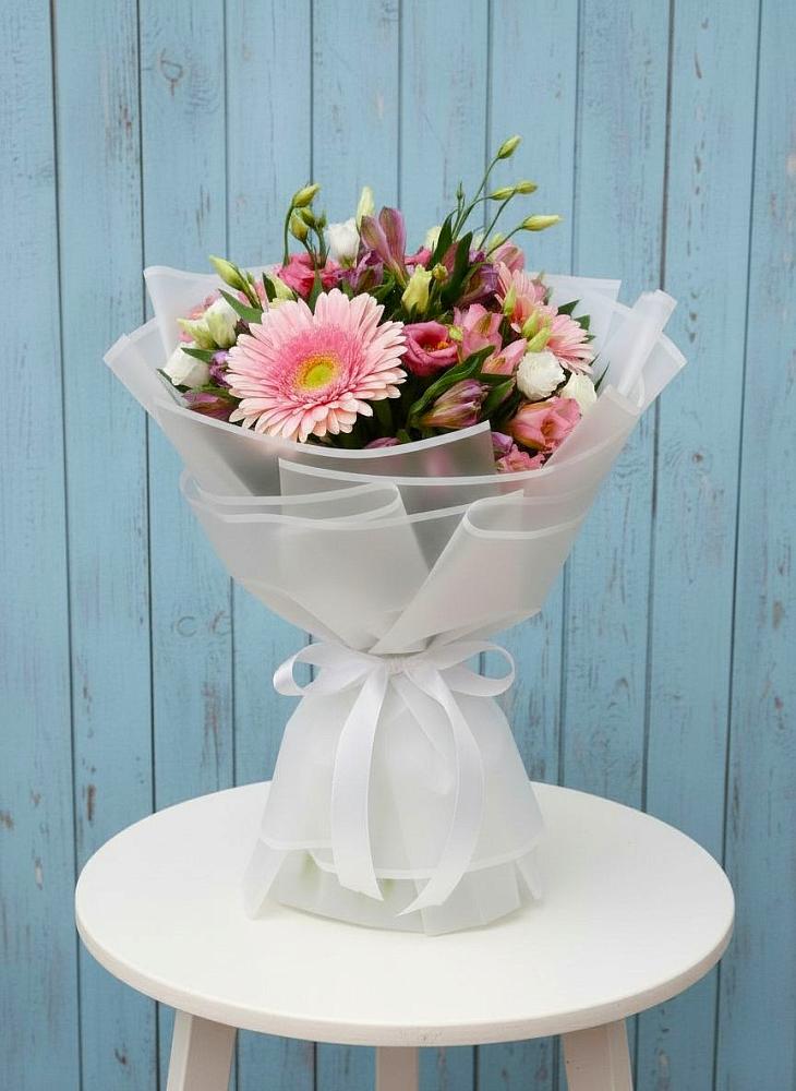 Букет цветов из: Герберы, Альстромерии и Лизиантусы в Среднем Ставропольского края