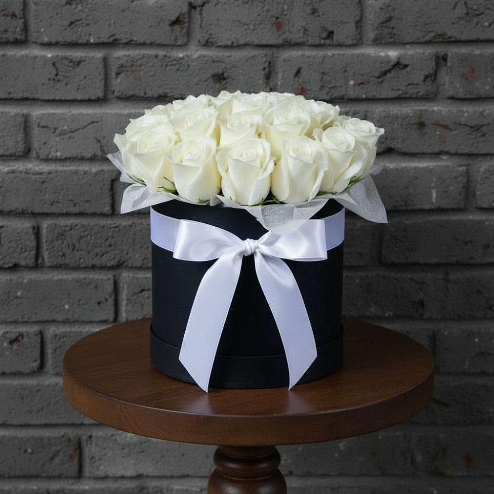 Цветочная композиция из Розы в шляпной коробке в Среднем Ставропольского края