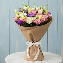 Букет цветов из:  Лизиантусы в Среднем Ставропольского края