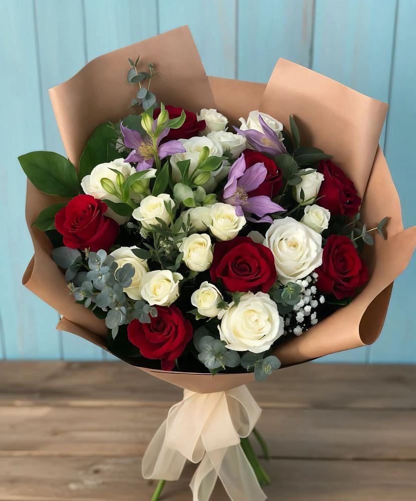 Букет цветов из: Розы и Альстромерии в Среднем Ставропольского края