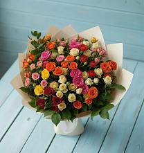 Букет Микс из разноцветных кустовых роз в Среднем Ставропольского края