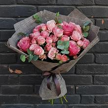 Букет цветов из:  Розы в Среднем Ставропольского края