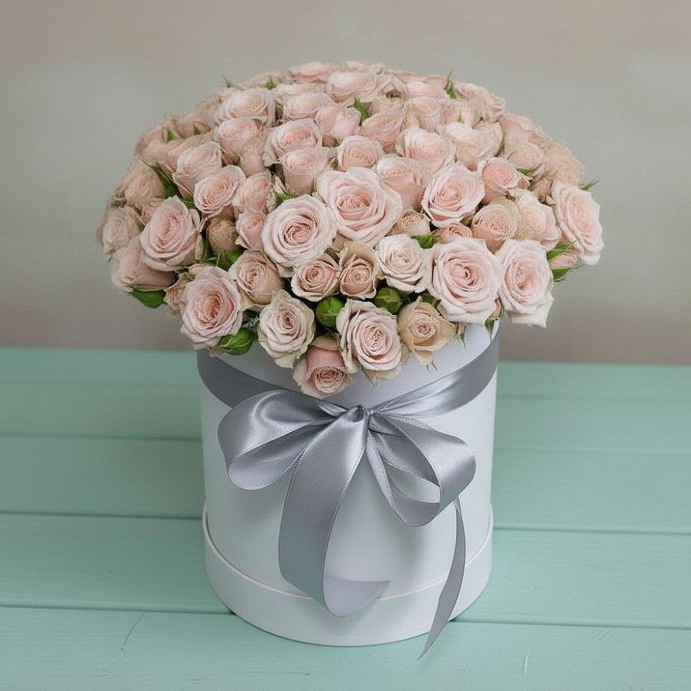 Цветочная композиция из Розы в шляпной коробке в Среднем Ставропольского края